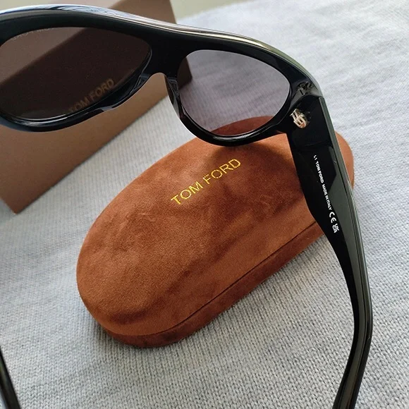 Tom Ford Black Sunglasses - Picture 5 of 6